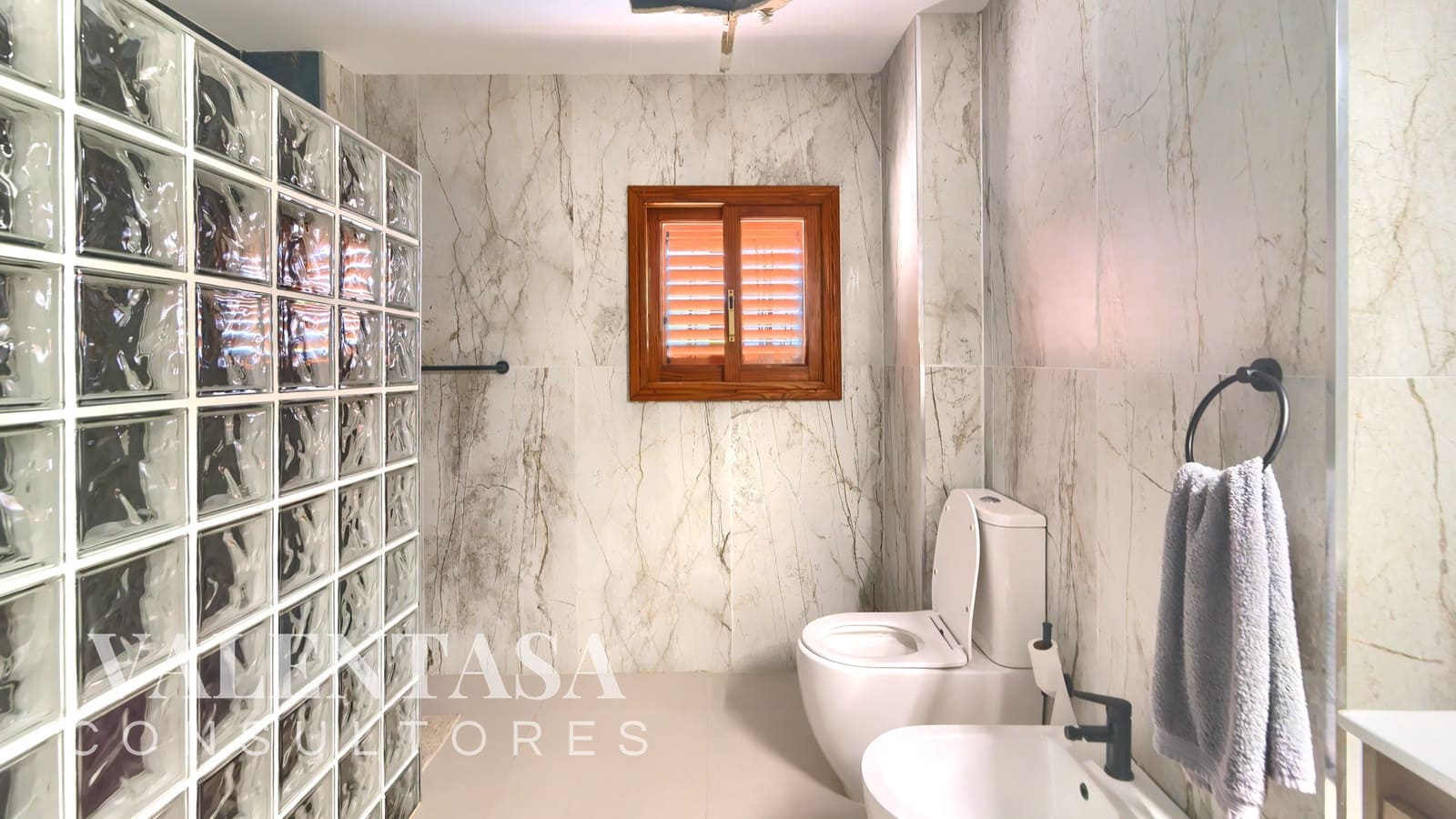 6 Zimmer Villa zu verkaufen in L'Eliana mit Pool Garage - 690.000 € (Ref: 9658086)