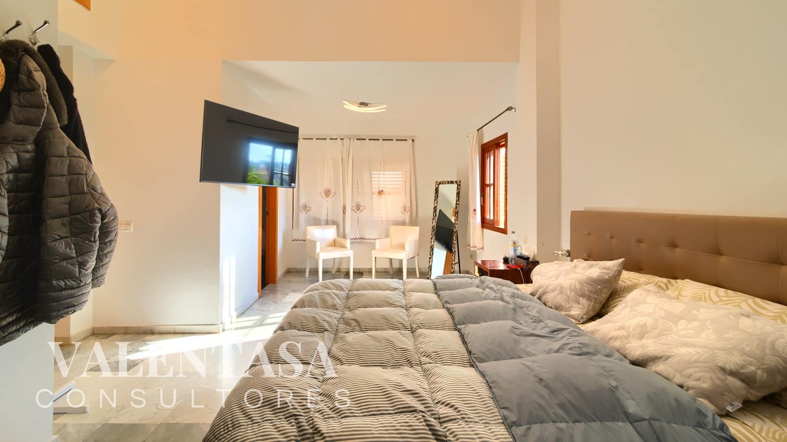 6 Zimmer Villa zu verkaufen in L'Eliana mit Pool Garage - 690.000 € (Ref: 9658086)