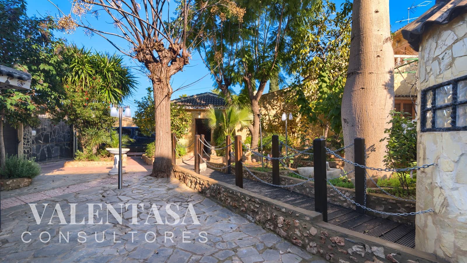 6 Zimmer Villa zu verkaufen in L'Eliana mit Pool Garage - 690.000 € (Ref: 9658086)