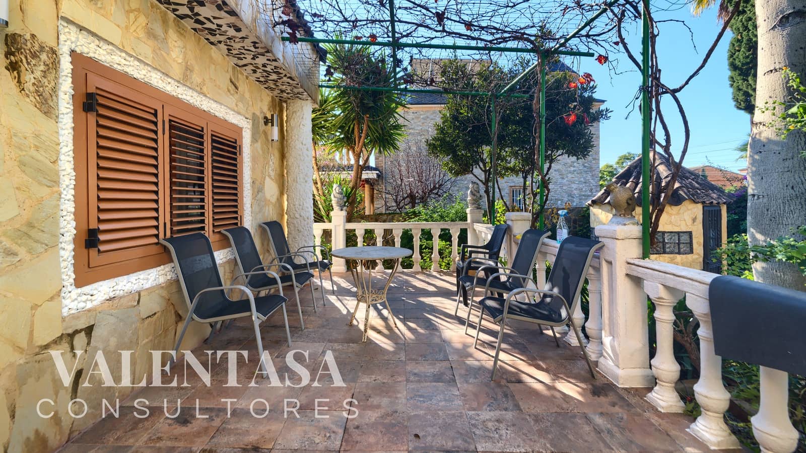 6 Zimmer Villa zu verkaufen in L'Eliana mit Pool Garage - 690.000 € (Ref: 9658086)