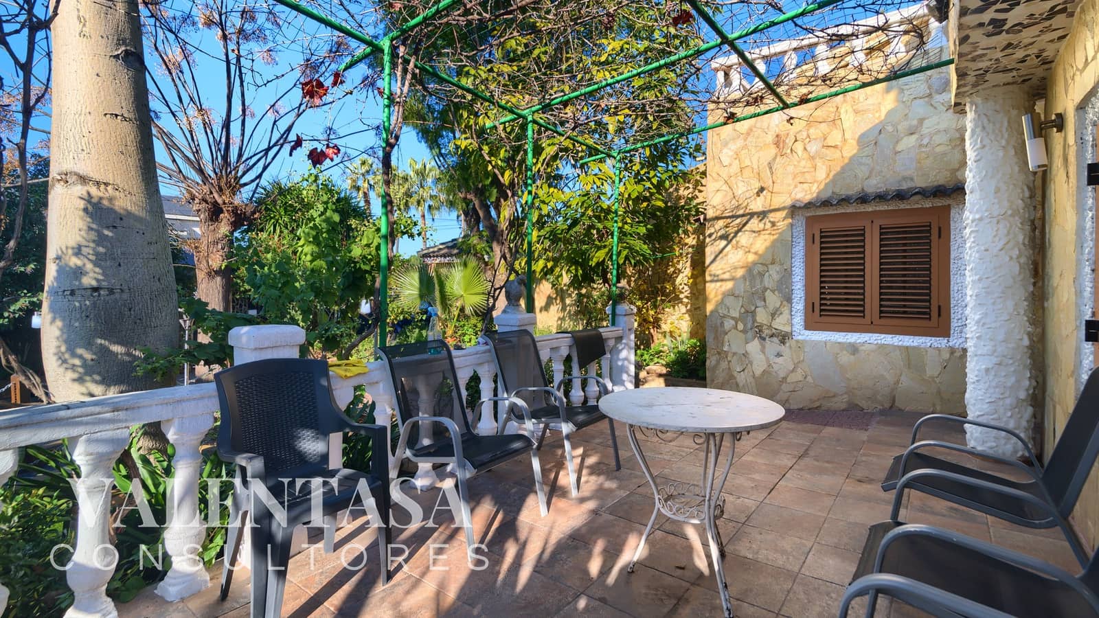 6 Zimmer Villa zu verkaufen in L'Eliana mit Pool Garage - 690.000 € (Ref: 9658086)