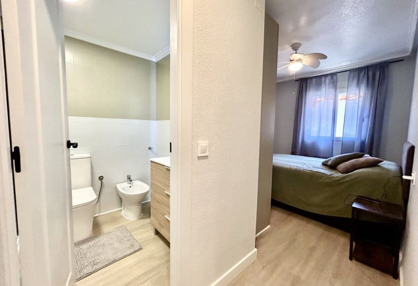 1 quarto Apartamento para venda em Torrevieja com piscina - 149 000 € (Ref: 10002586)
