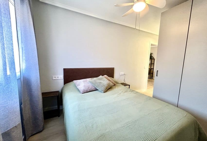 1 quarto Apartamento para venda em Torrevieja com piscina - 149 000 € (Ref: 10002586)