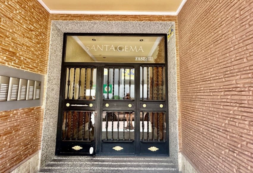 1 quarto Apartamento para venda em Torrevieja com piscina - 149 000 € (Ref: 10002586)
