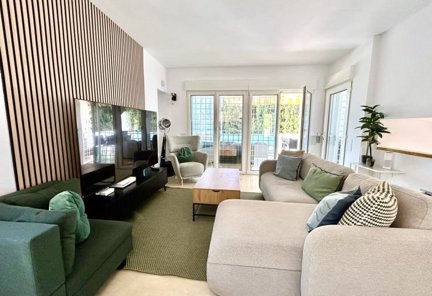 3 soveværelse Villa til salg i Villamartin med swimmingpool - € 524.995 (Ref: 10006860)