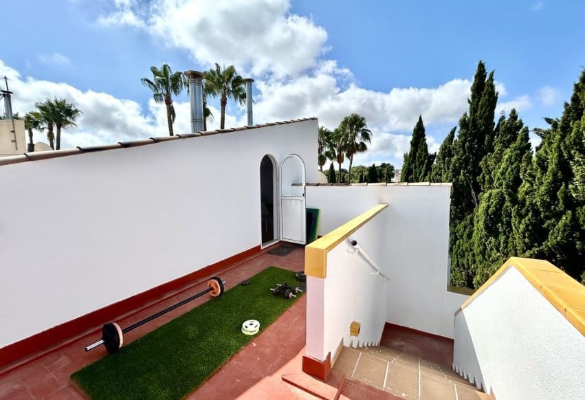 3 soveværelse Villa til salg i Villamartin med swimmingpool - € 524.995 (Ref: 10006860)