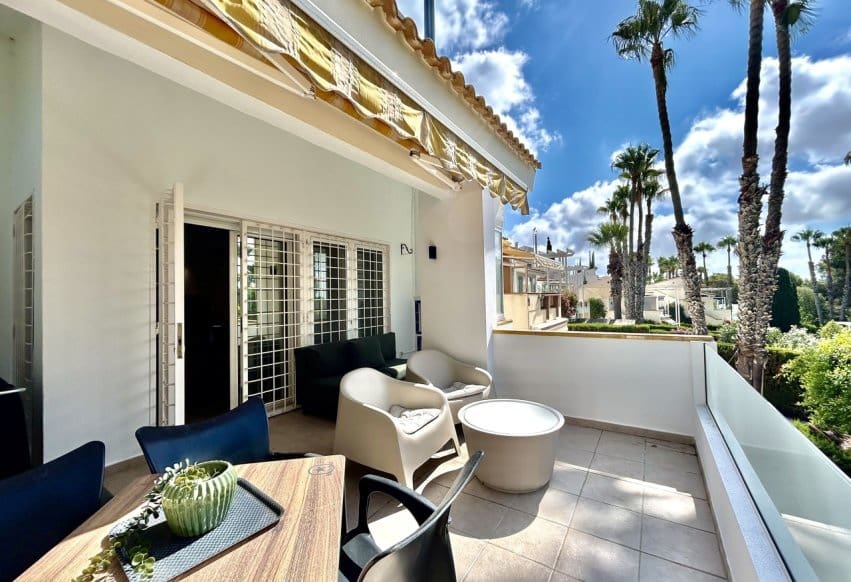 3 soveværelse Villa til salg i Villamartin med swimmingpool - € 524.995 (Ref: 10006860)