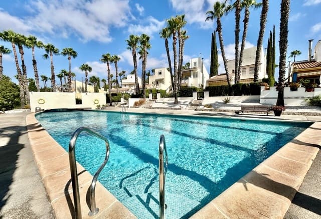 3 soveværelse Villa til salg i Villamartin, Orihuela med swimmingpool - € 524.995 (Ref: 10006860)
