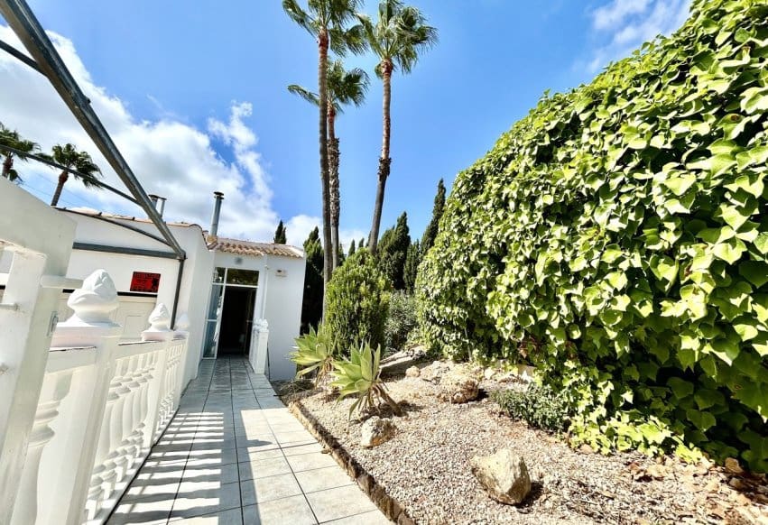 3 soveværelse Villa til salg i Villamartin med swimmingpool - € 524.995 (Ref: 10006860)