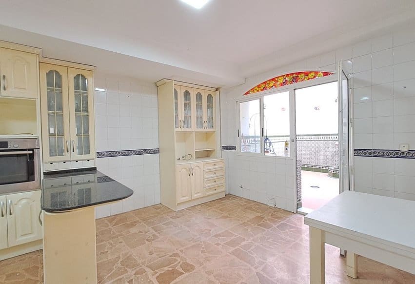 5 sypialnia Apartament na sprzedaż w Torrevieja - 315 000 € (Ref: 10008305)
