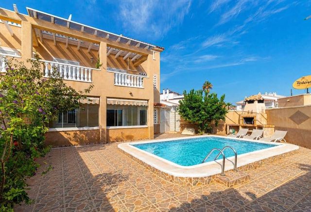 3 camera da letto Bungalow in vendita in Punta Prima, Orihuela con piscina garage - 339.000 € (Rif: 10018161)