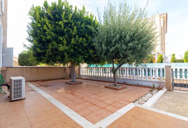 3 camera da letto Bungalow in vendita in Punta Prima, Orihuela con piscina garage - 339.000 € (Rif: 10018161)