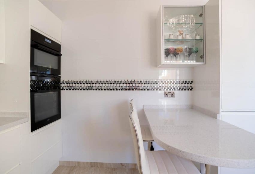 Chalet de 4 habitaciones en San Miguel de Salinas en venta con piscina - 799.000 € (Ref: 10023150)