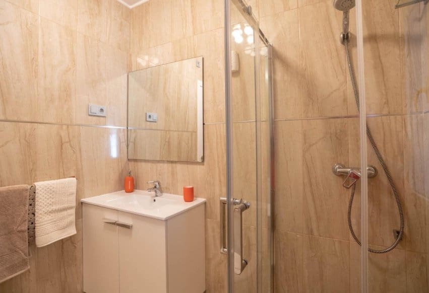 Chalet de 4 habitaciones en San Miguel de Salinas en venta con piscina - 799.000 € (Ref: 10023150)