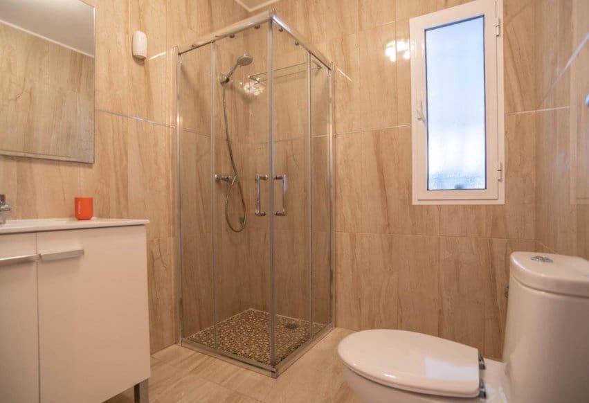 Chalet de 4 habitaciones en San Miguel de Salinas en venta con piscina - 799.000 € (Ref: 10023150)
