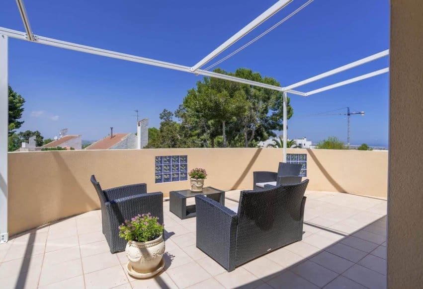 Chalet de 4 habitaciones en San Miguel de Salinas en venta con piscina - 799.000 € (Ref: 10023150)