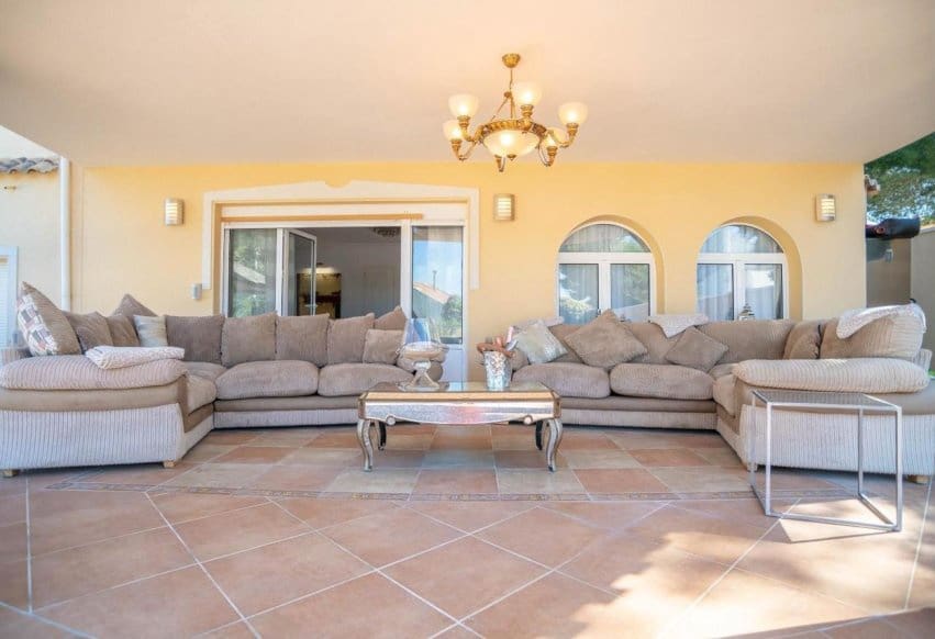 Chalet de 4 habitaciones en San Miguel de Salinas en venta con piscina - 799.000 € (Ref: 10023150)