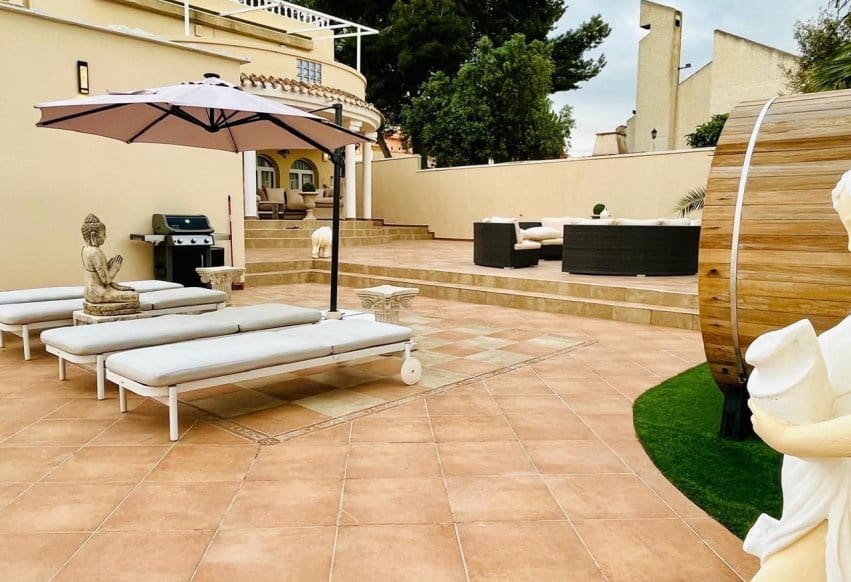 Chalet de 4 habitaciones en San Miguel de Salinas en venta con piscina - 799.000 € (Ref: 10023150)