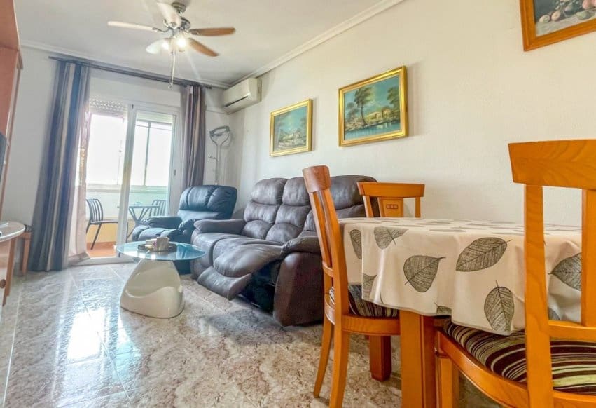 Apartamento de 3 habitaciones en Torrevieja en venta - 188.000 € (Ref: 10026721)