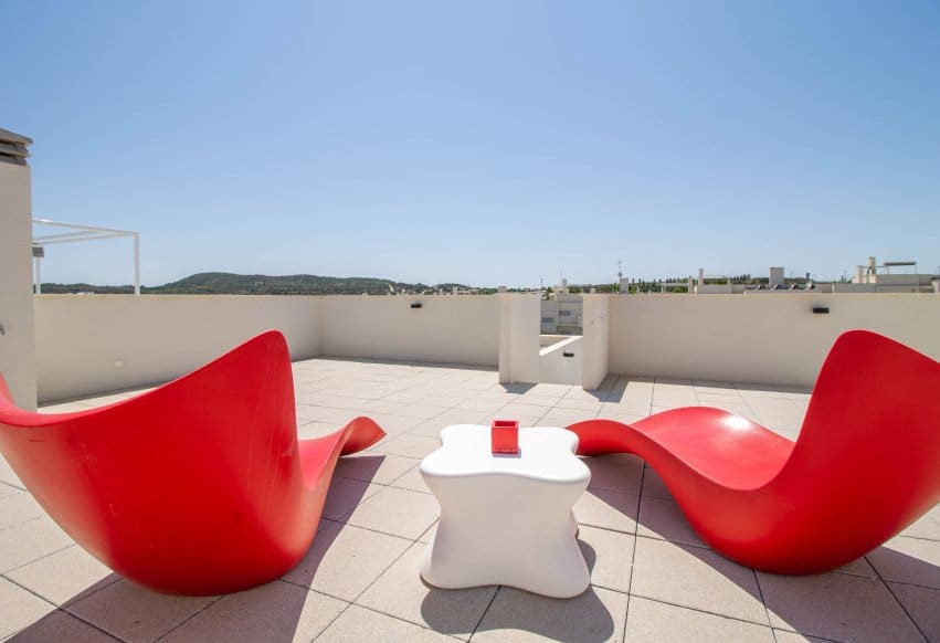 2 makuuhuone Bungalow myytävänä paikassa Orihuela Costa mukana uima-altaan - 299 900 € (Ref: 10029025)