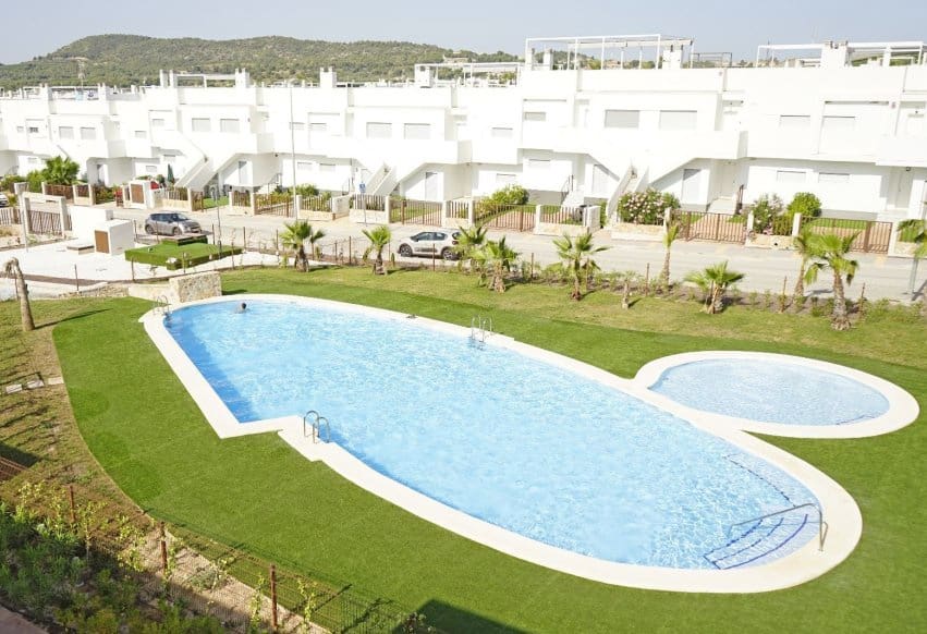 2 makuuhuone Bungalow myytävänä paikassa Orihuela Costa mukana uima-altaan - 299 900 € (Ref: 10029025)