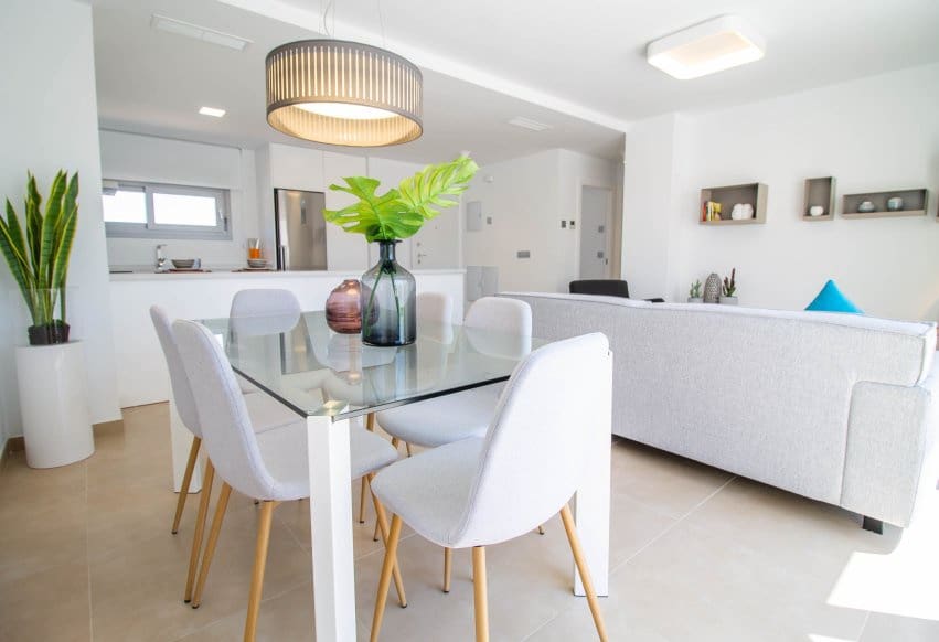 2 makuuhuone Bungalow myytävänä paikassa Orihuela Costa mukana uima-altaan - 299 900 € (Ref: 10029025)
