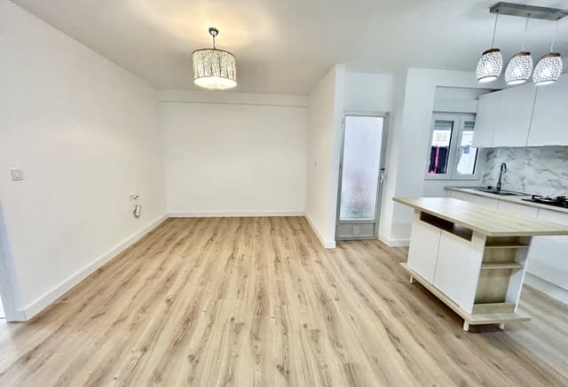 3 soveværelse Lejlighed til salg i Parque Acuático - Sector 25, Torrevieja - € 130.000 (Ref: 10031023)