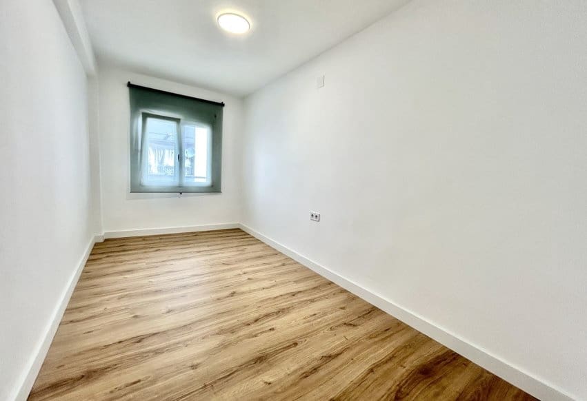 3 quarto Apartamento para venda em Torrevieja - 130 000 € (Ref: 10031023)