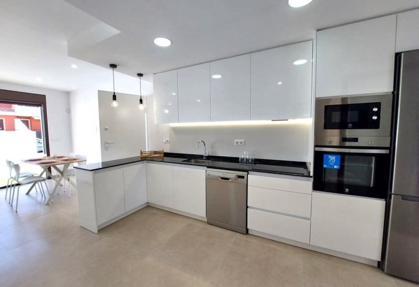 3 sypialnia Willa na sprzedaż w San Pedro del Pinatar z basenem - 395 000 € (Ref: 10033319)