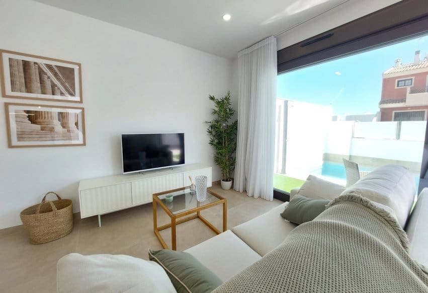 3 sypialnia Willa na sprzedaż w San Pedro del Pinatar z basenem - 395 000 € (Ref: 10033319)