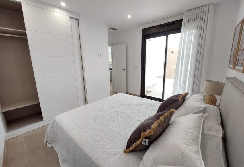 3 sypialnia Willa na sprzedaż w San Pedro del Pinatar z basenem - 395 000 € (Ref: 10033319)