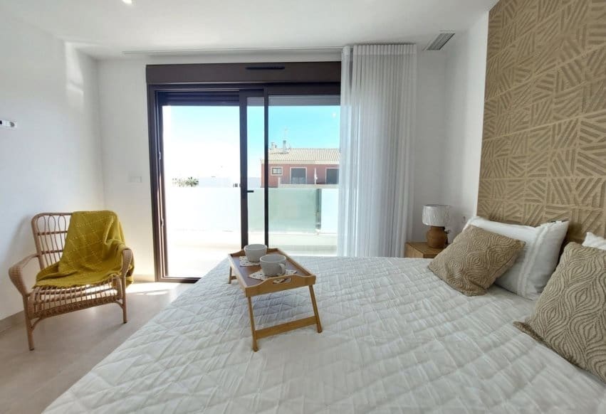 3 sypialnia Willa na sprzedaż w San Pedro del Pinatar z basenem - 395 000 € (Ref: 10033319)