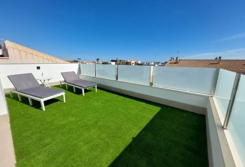 3 sypialnia Willa na sprzedaż w San Pedro del Pinatar z basenem - 395 000 € (Ref: 10033319)