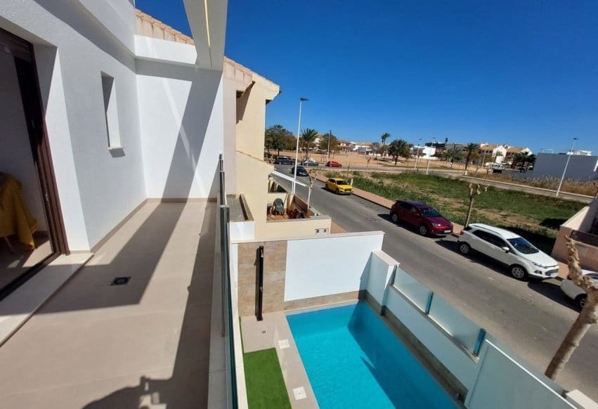 3 sypialnia Willa na sprzedaż w San Pedro del Pinatar z basenem - 395 000 € (Ref: 10033319)