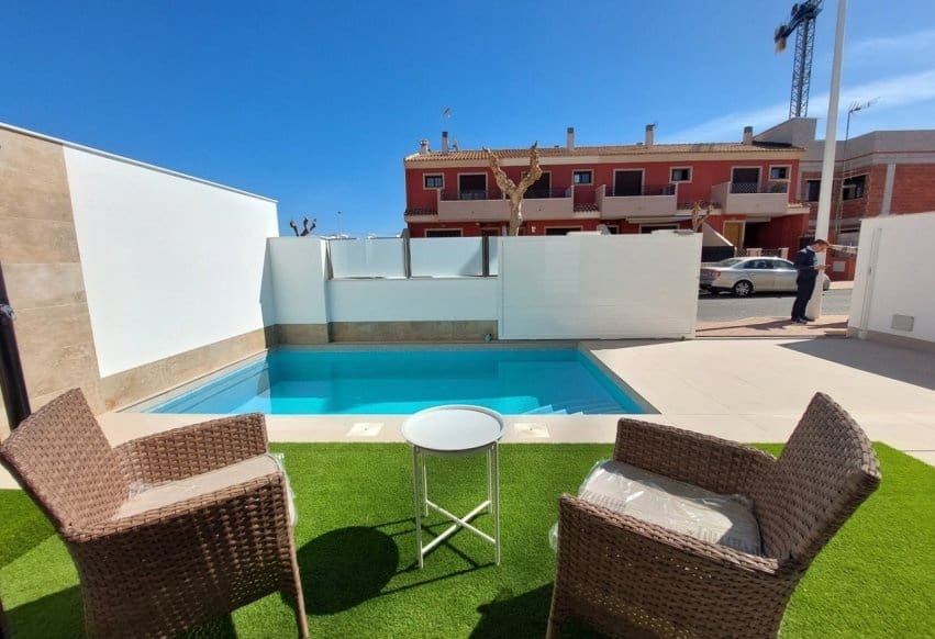 3 sypialnia Willa na sprzedaż w San Pedro del Pinatar z basenem - 395 000 € (Ref: 10033319)