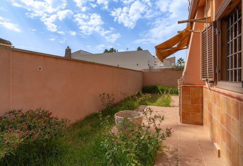 6 Zimmer Villa zu verkaufen in Torrevieja mit Garage - 520.000 € (Ref: 10043719)