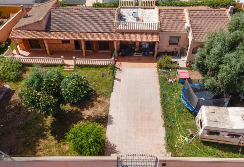 6 Zimmer Villa zu verkaufen in Torrevieja mit Garage - 520.000 € (Ref: 10043719)