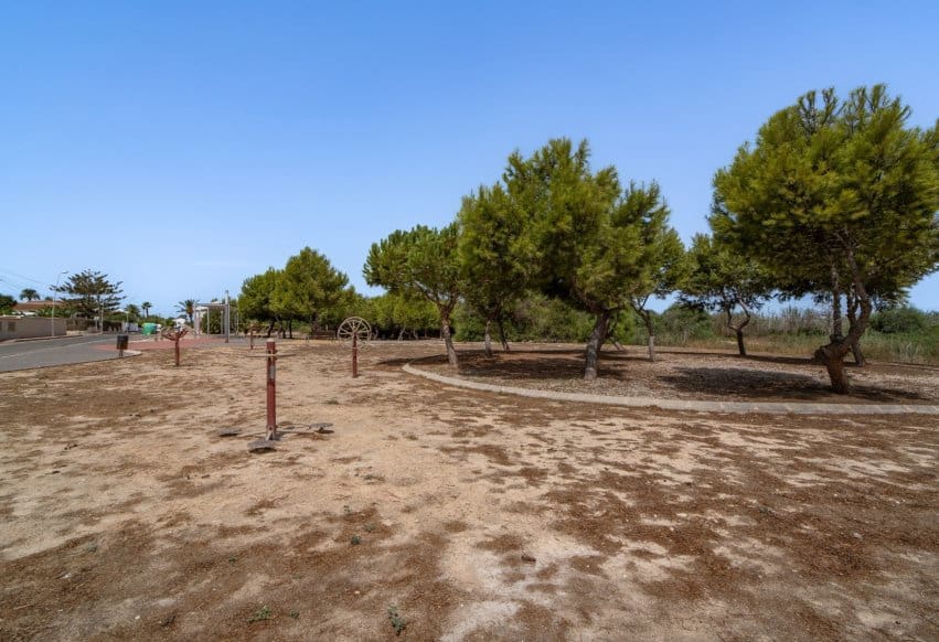 6 Zimmer Villa zu verkaufen in Torrevieja mit Garage - 520.000 € (Ref: 10043719)
