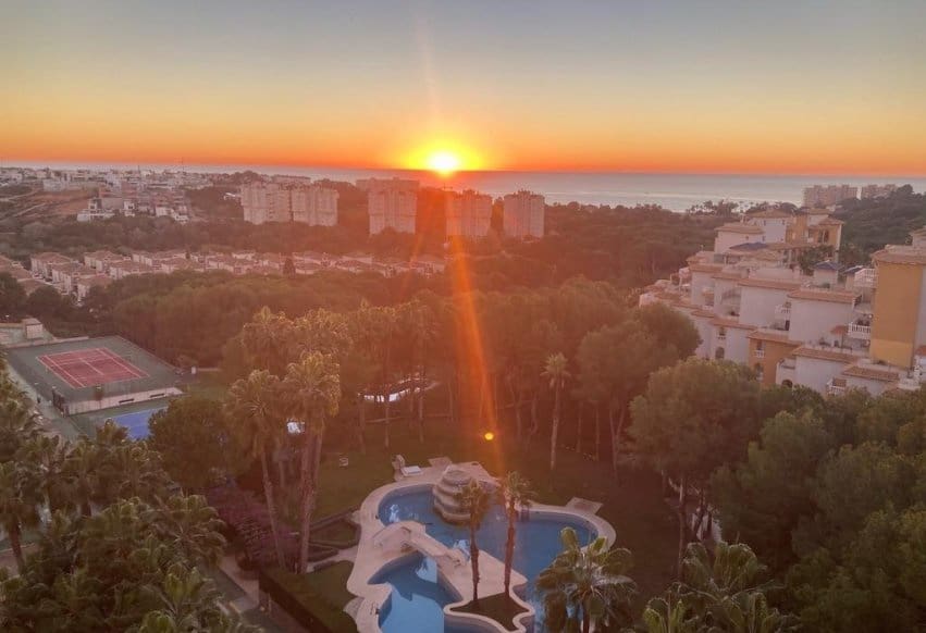 Apartamento de 2 habitaciones en Orihuela Costa en venta con piscina - 199.000 € (Ref: 10046218)