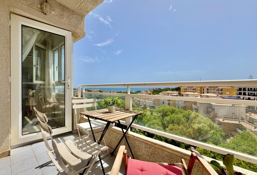 Apartamento de 2 habitaciones en Orihuela Costa en venta con piscina - 199.000 € (Ref: 10046218)