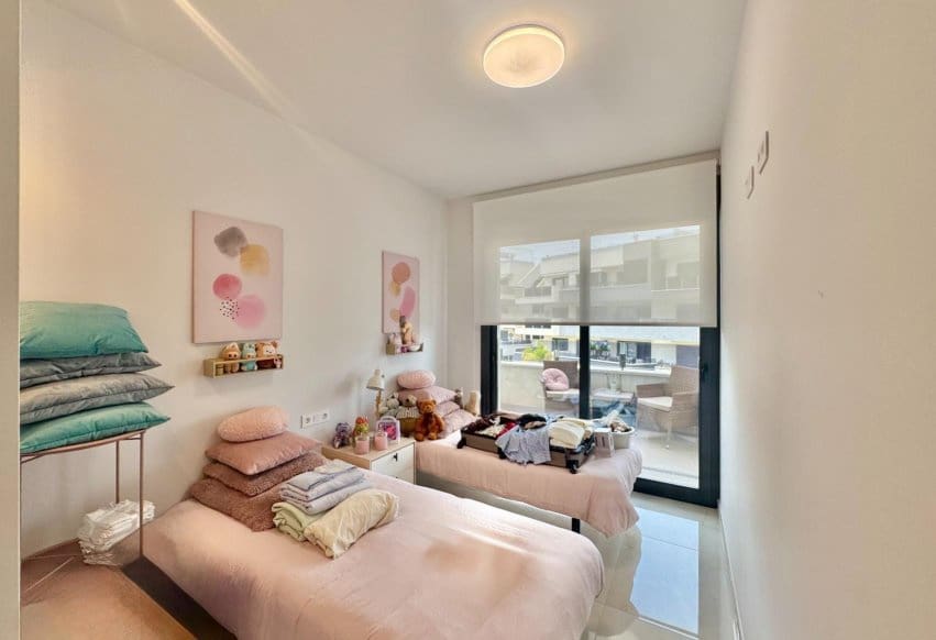 3 soverom Strandleiligheter til salgs i Orihuela Costa med svømmebasseng - € 485 000 (Ref: 10046220)