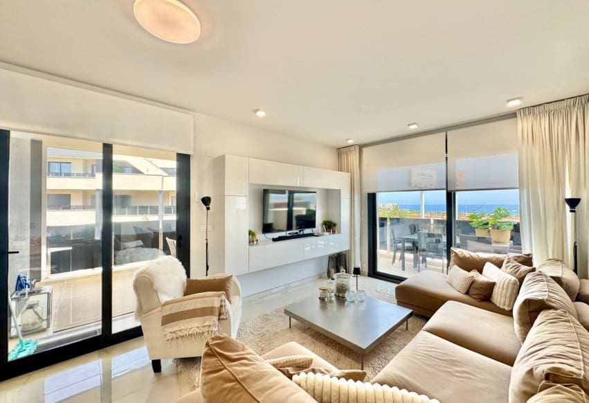 3 soverom Strandleiligheter til salgs i Orihuela Costa med svømmebasseng - € 485 000 (Ref: 10046220)
