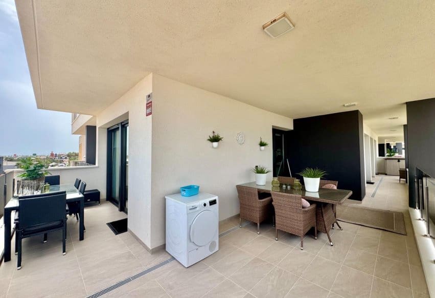 3 soverom Strandleiligheter til salgs i Orihuela Costa med svømmebasseng - € 485 000 (Ref: 10046220)