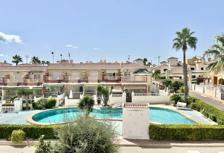 3 bedroom Townhouse for sale in Ciudad Quesada with pool - € 229,000 (Ref: 10049893)
