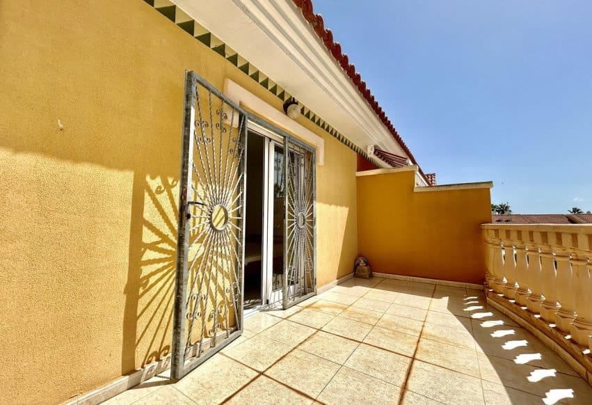 3 bedroom Townhouse for sale in Ciudad Quesada with pool - € 229,000 (Ref: 10049893)
