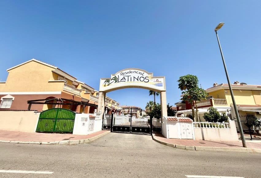 3 bedroom Townhouse for sale in Ciudad Quesada with pool - € 229,000 (Ref: 10049893)
