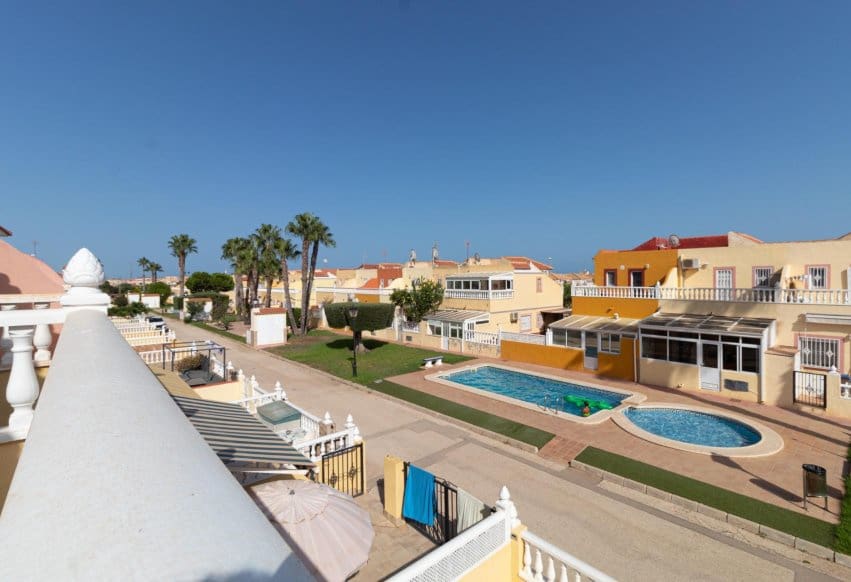 2 makuuhuone Omakotitalo myytävänä paikassa La Regia mukana uima-altaan - 199 000 € (Ref: 10051913)