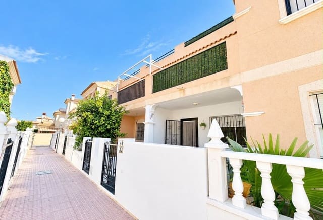3 soverom Hus til salgs i La Zenia, Orihuela med svømmebasseng - € 199 900 (Ref: 10057877)
