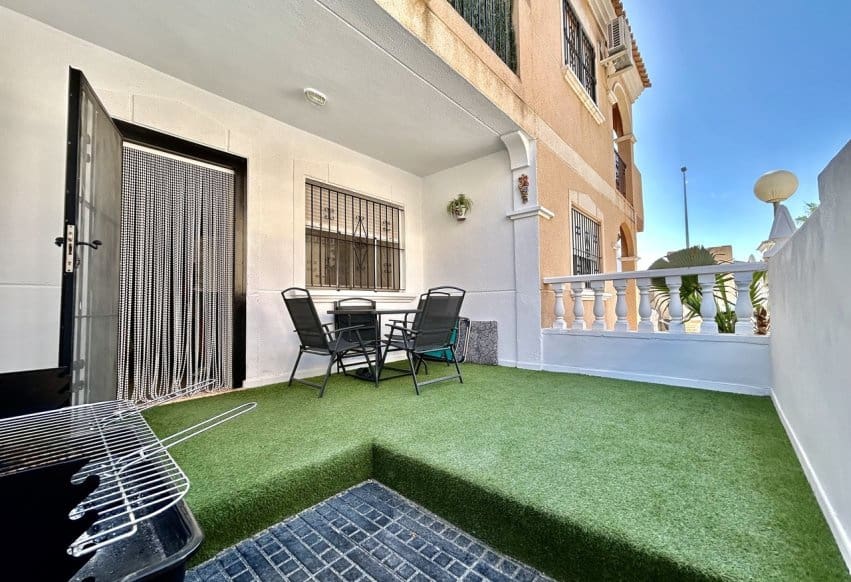 3 soverom Hus til salgs i La Zenia med svømmebasseng - € 199 900 (Ref: 10057877)