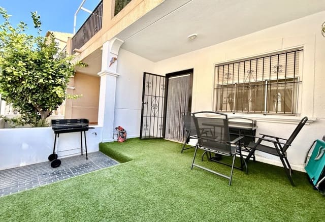 3 soverom Hus til salgs i La Zenia, Orihuela med svømmebasseng - € 199 900 (Ref: 10057877)